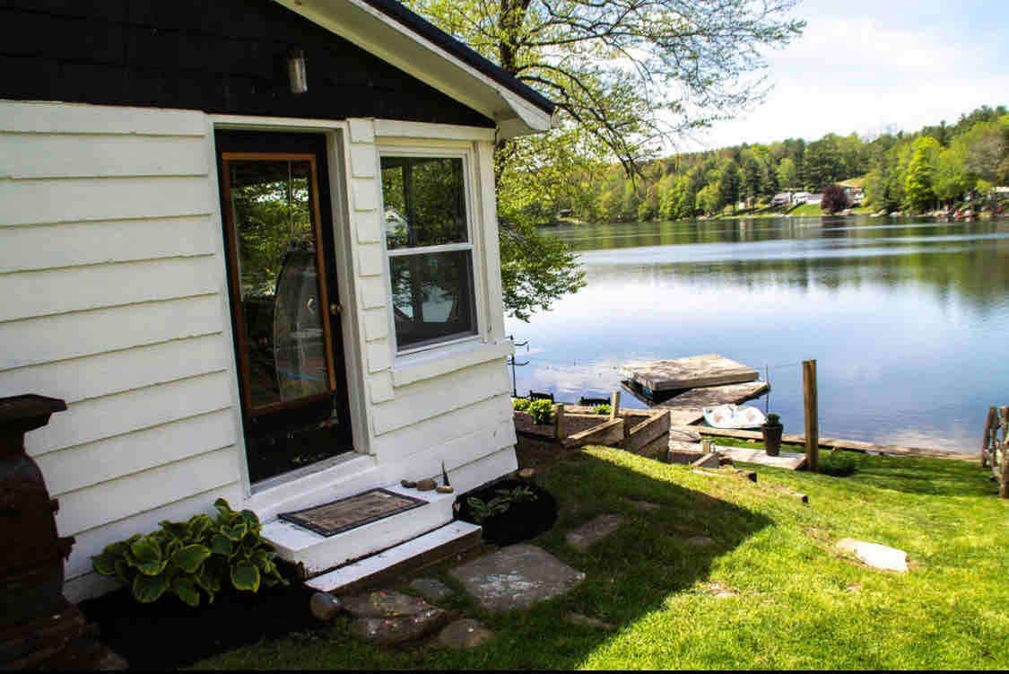 舒适的湖畔小木屋，可容纳16人-乐趣！
