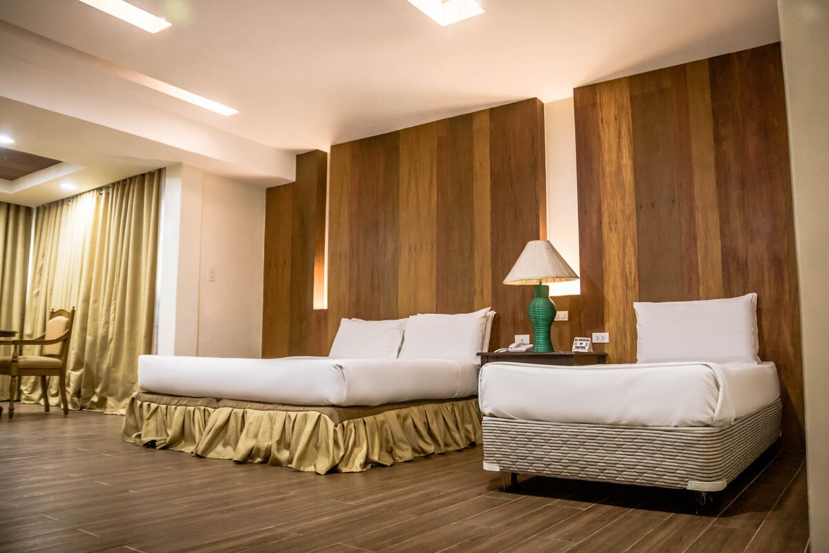 Budget-friendly Business  Hotel (Family Room)