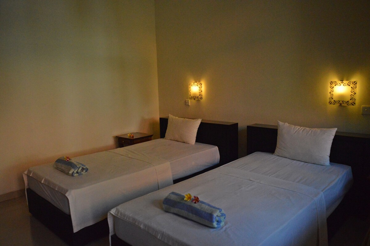 Yulia2Homestay Sanur Guesthouse 2pax DeluxeRoom