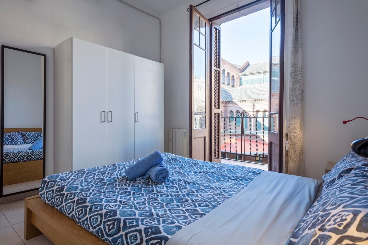 APARTAMENT BCN MIRALL, in the best neighborhood