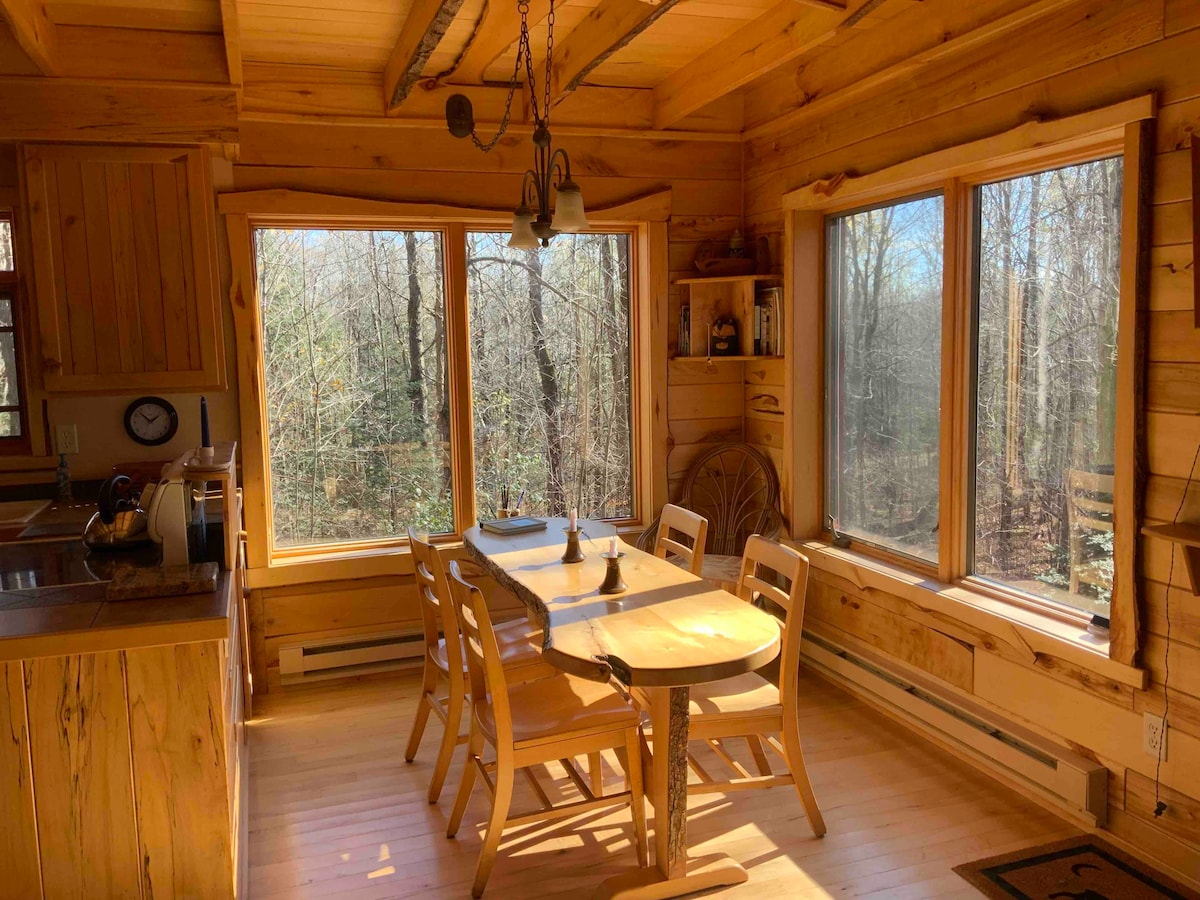 Cozy Cabin in the Woods with Wood Stove and Sauna