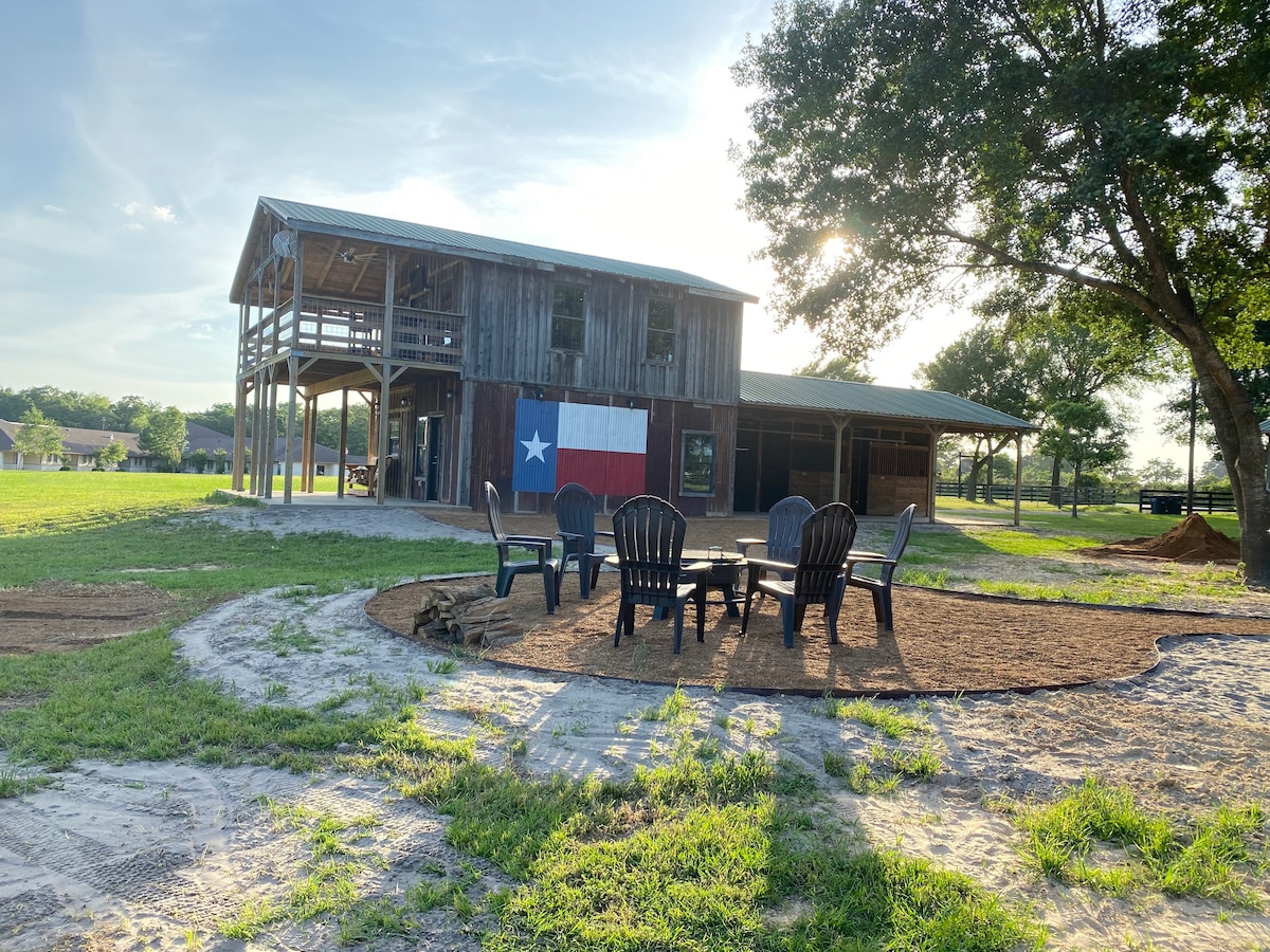 Stablehouse at Copperas Creek