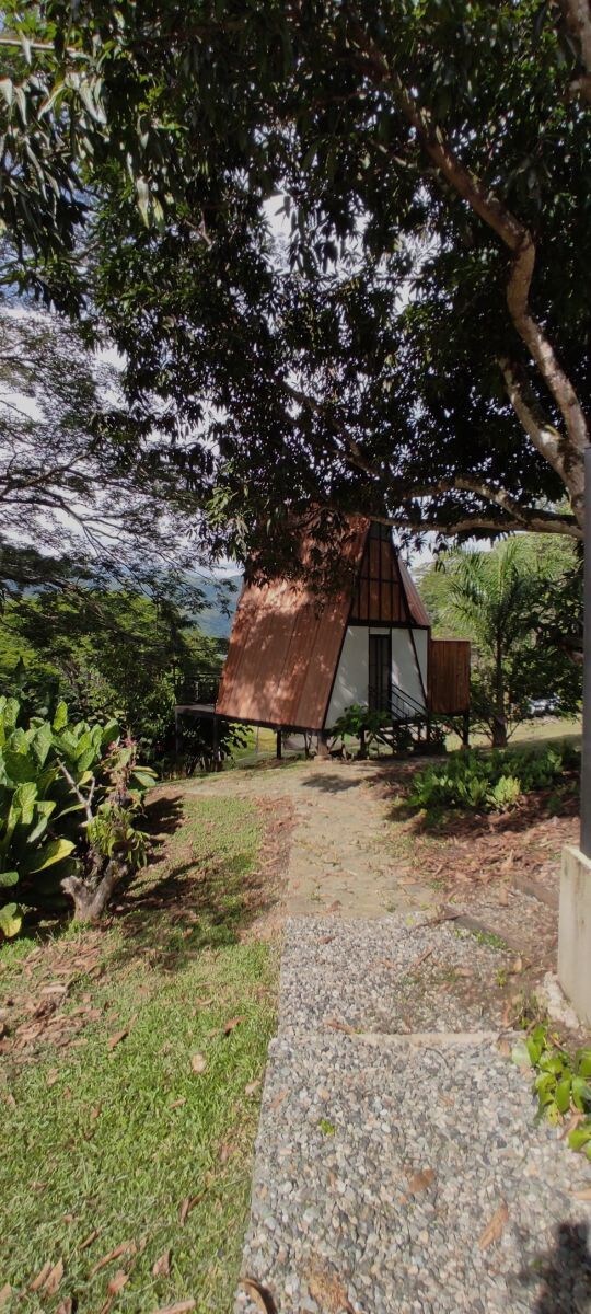 Fantástica cabaña con jacuzzi, malla y piscina.