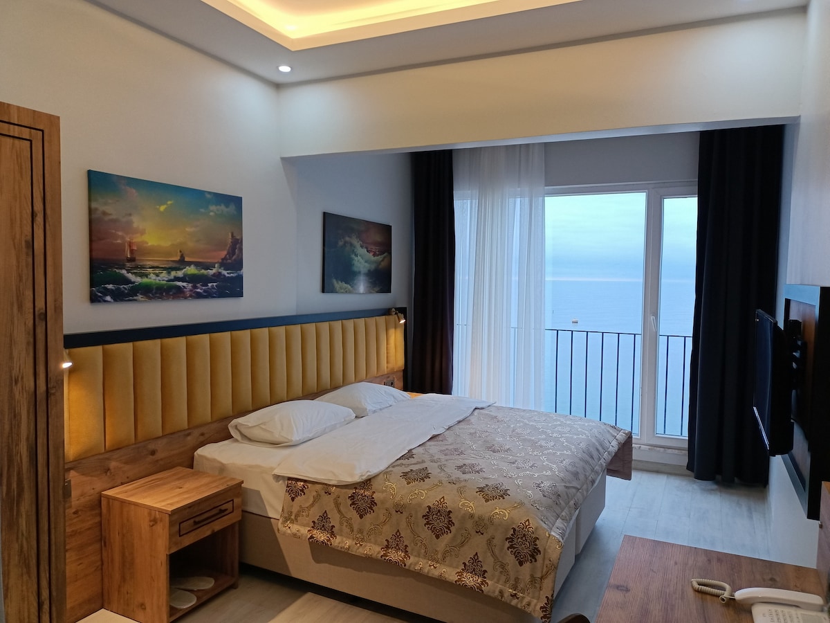 Sea View Deluxe Room & Breakfast