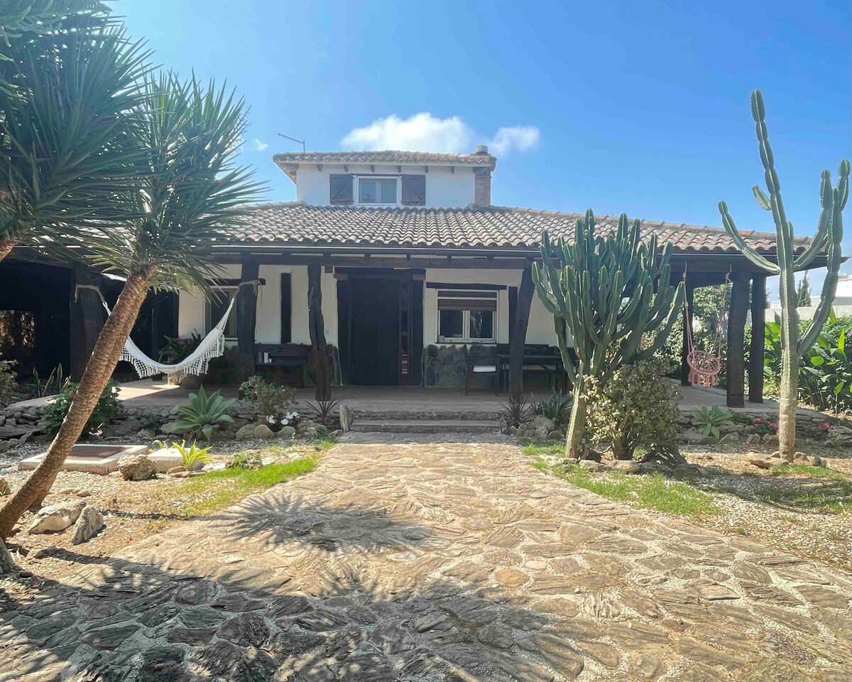 Villa para 13pax en el Palmar, WiFI + 500m playa