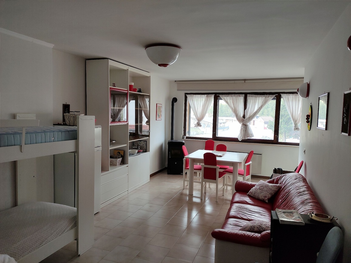 卡萨米莱托（ Casa Miletto ）可爱的公寓，
可观赏马特塞山脉（ Matese Mountains ）的美景。
