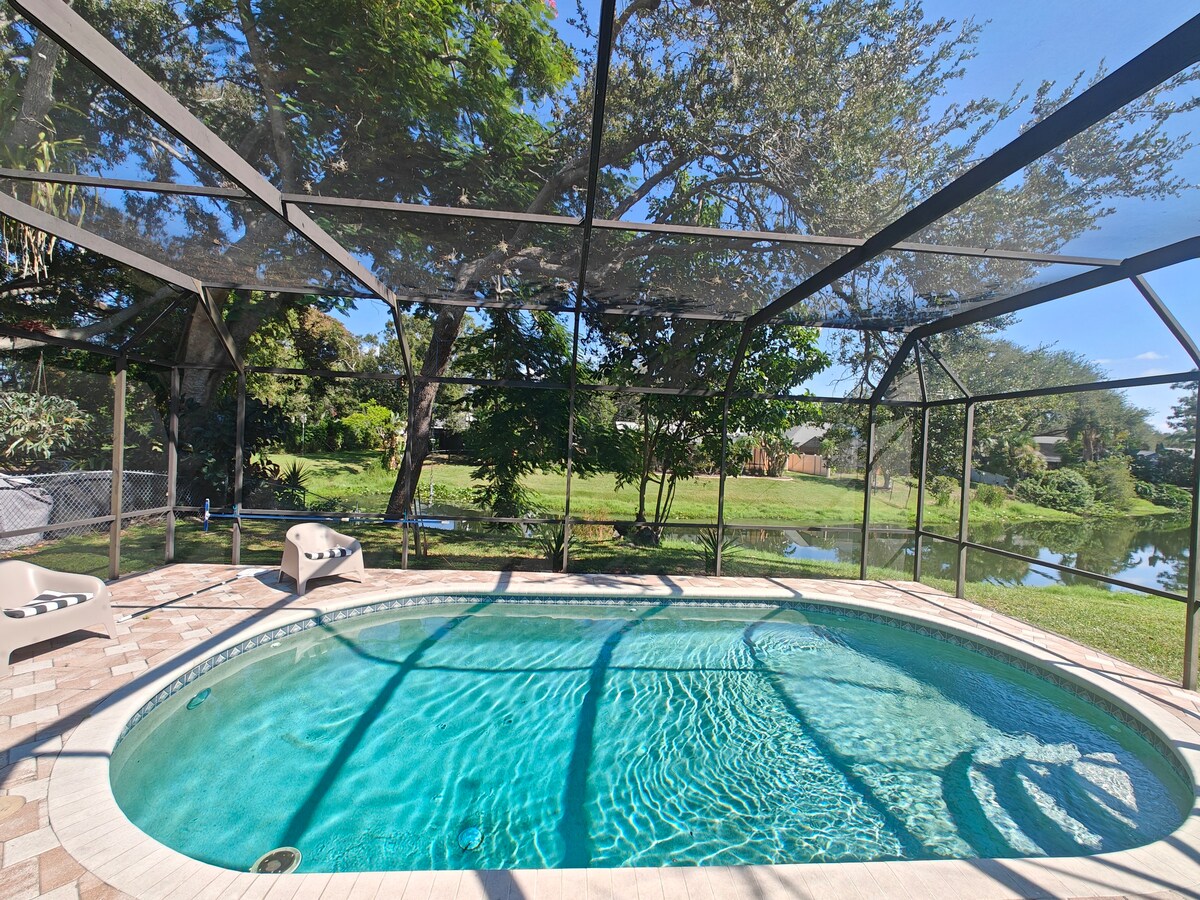 near Lido Key home with pool spa