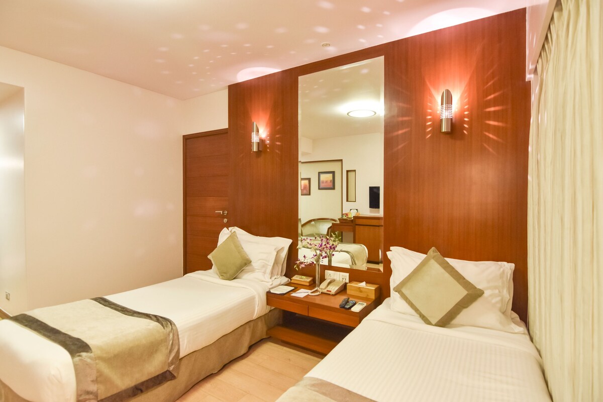 Luxurious Room in Bandra near Tourist Spots!