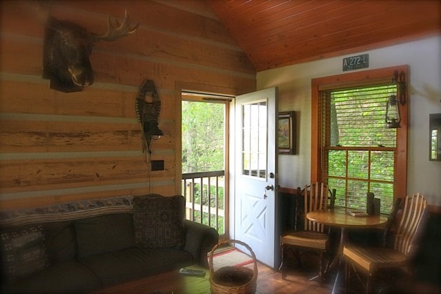 Roscoe Hillside Cabins-Moose Cabin