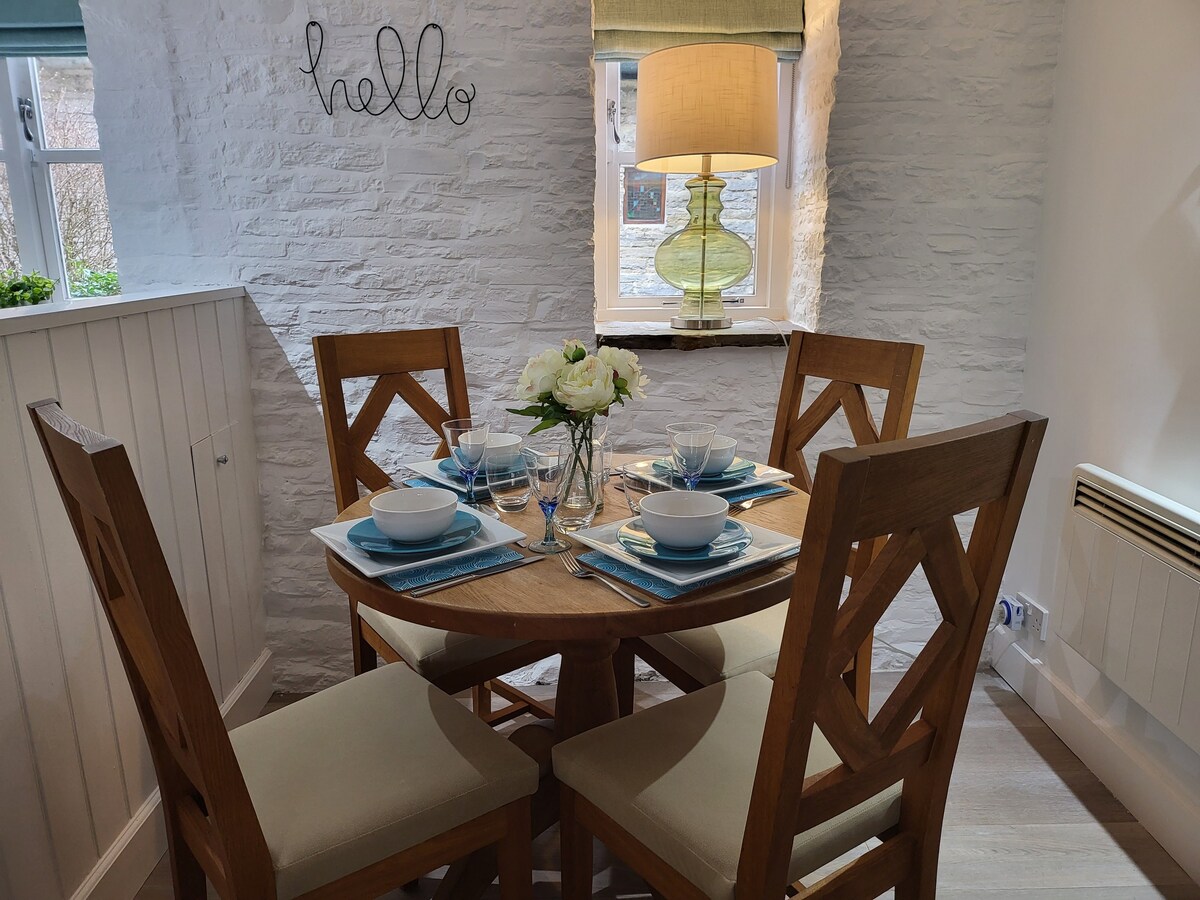 Guest Homes | Clara Cottage