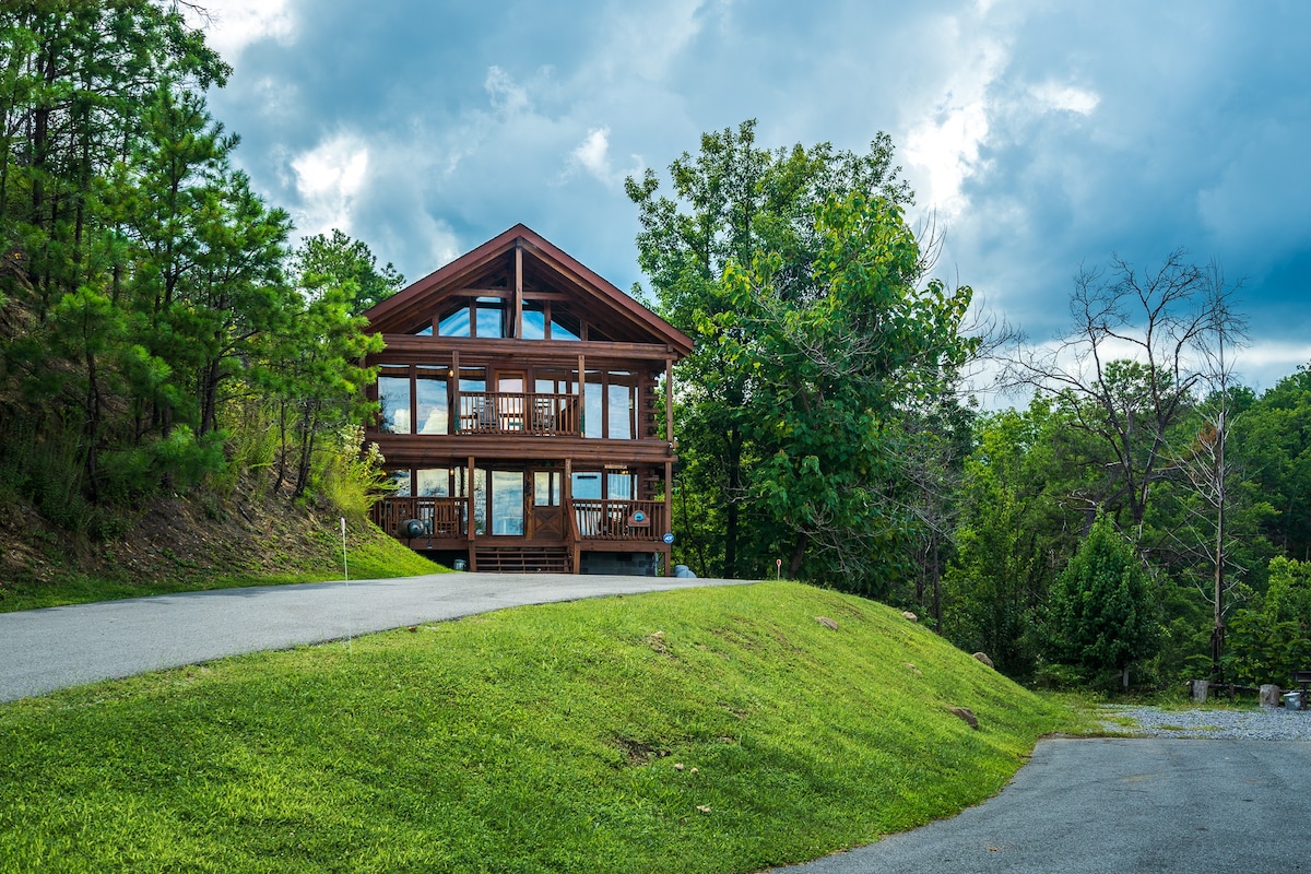 「Cliffside Hideaway」-景观，靠近多利伍德（ Dollywood ）