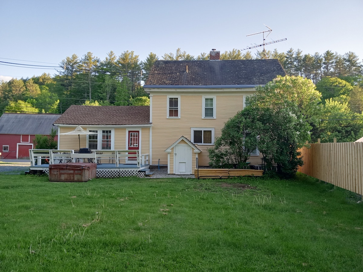 Historic 'Welcome Acres' Plank House by Mt Sunapee