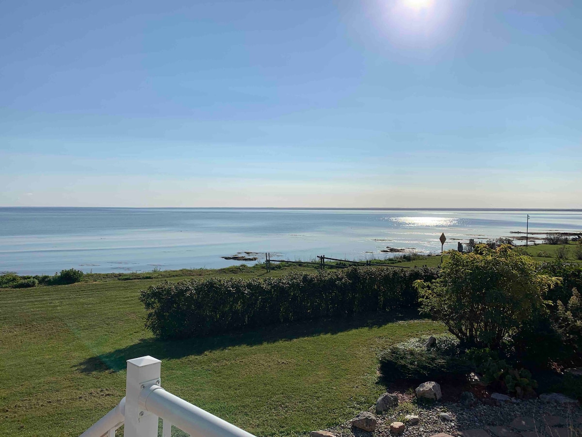 Salty Winds Oceanfront Stay on Bay of Chaleur