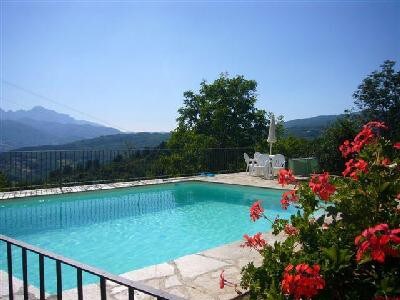 16th cent' Tuscan villa & private pool, sleeps 8