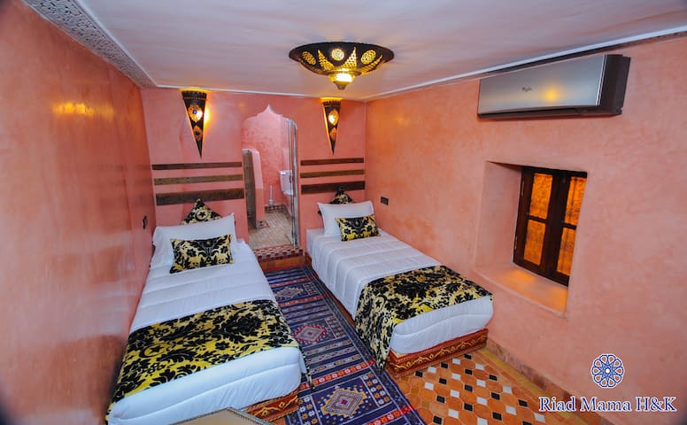 Meknes的民宿