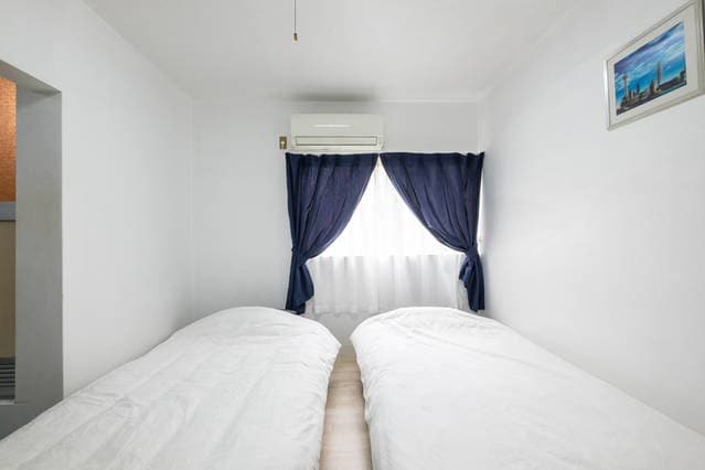2ppl cozy room in great location with pocket wifi