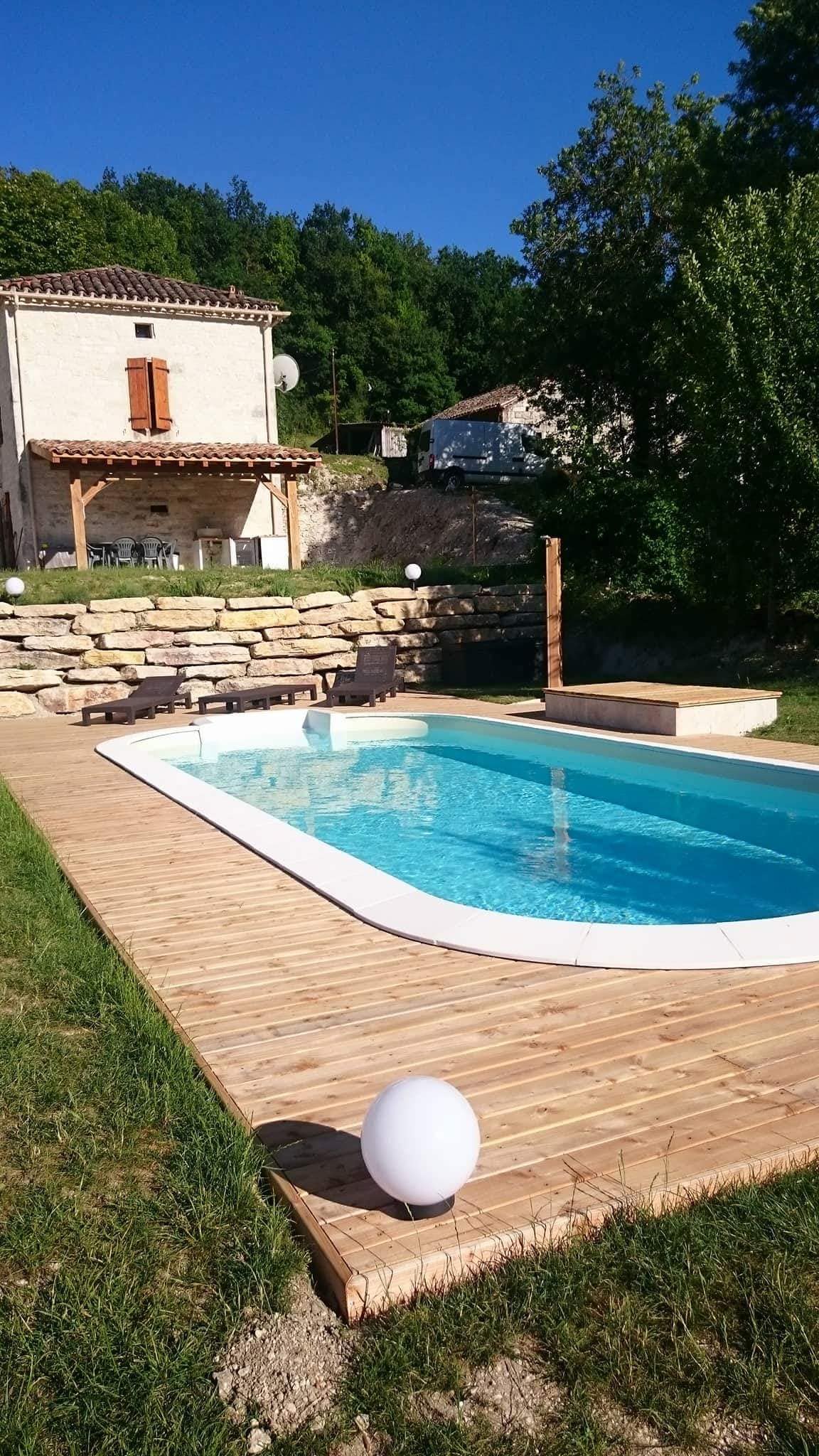 maison en pierre  avec piscine totalement privée