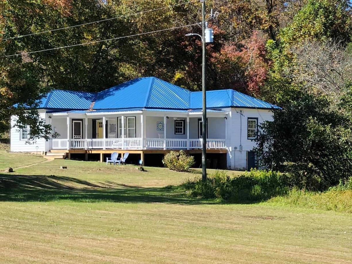 Restored 1900s Historic Home - Jonesboro, VA