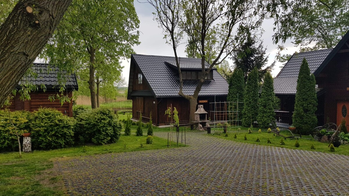 Kunjnia Sobieszyn -带桑拿的乡村住宅。