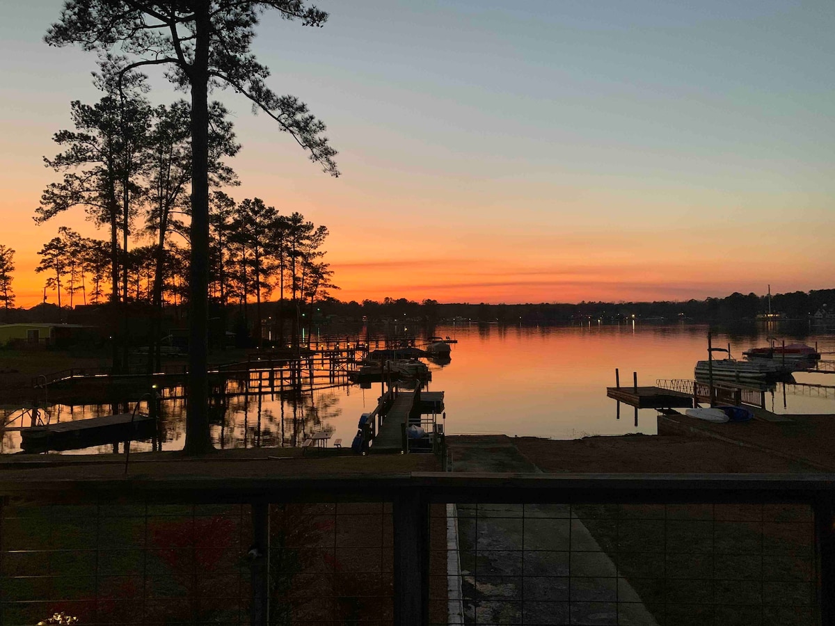 Tranquil Guest Apt on Lake Murray w/boat ramp