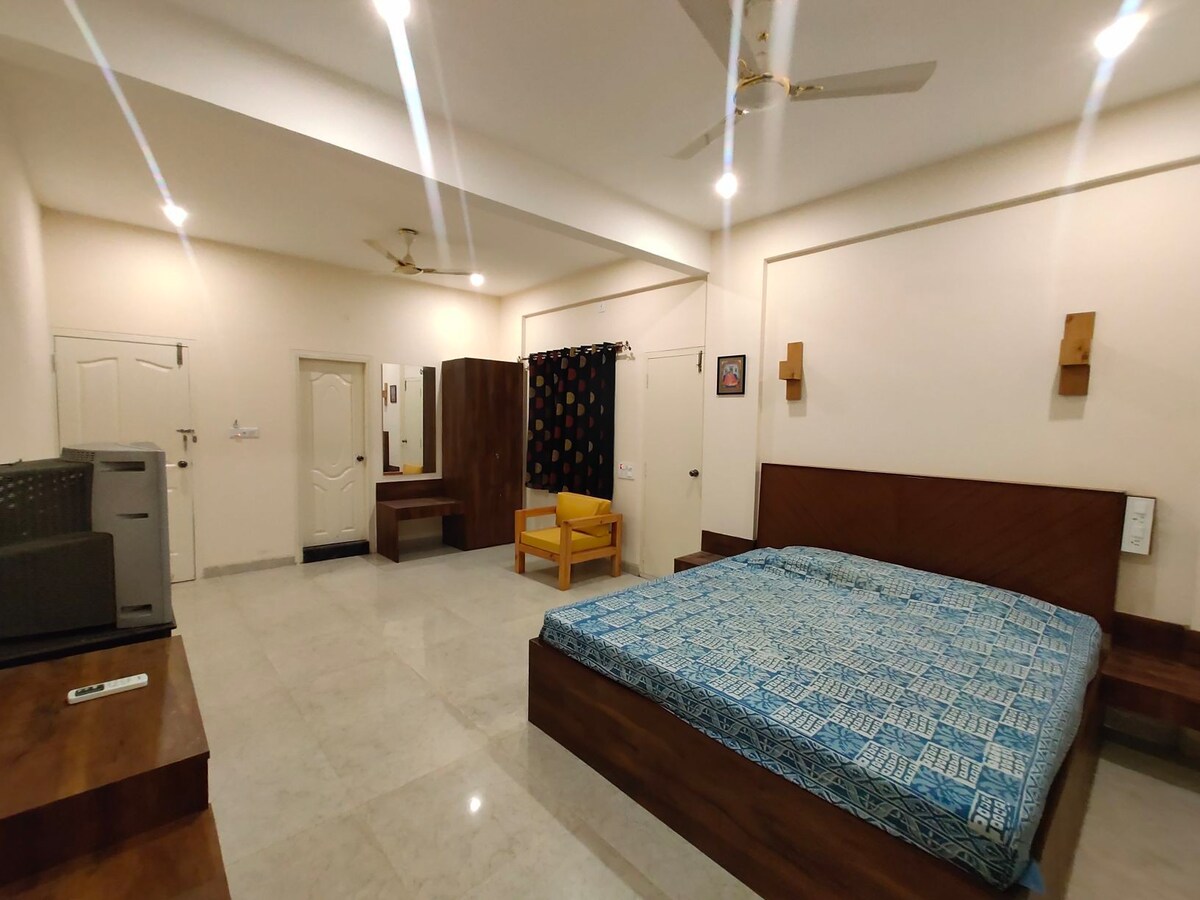 King Size New Super Luxury Room at Yelahanka