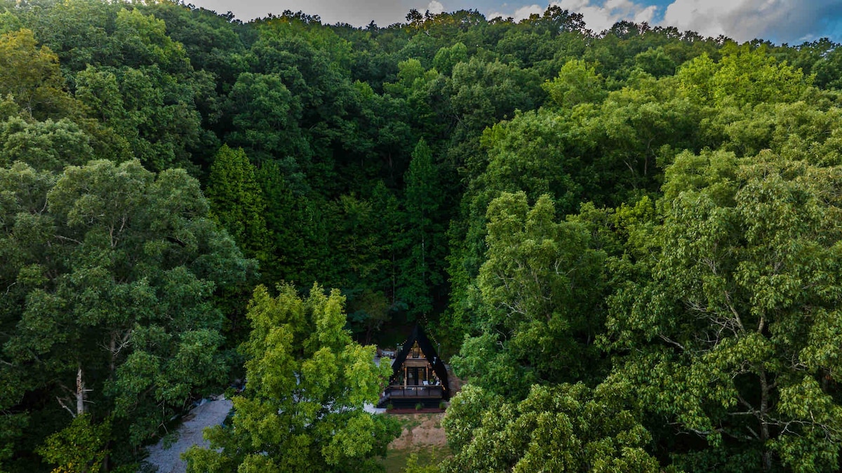 Abrams Loft Romantic Private Aframe *with hot tub*