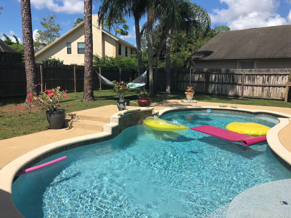 Tracy 's Tropical Oasis/Pool