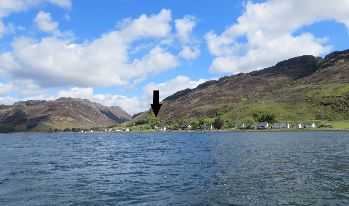 Burnside Lodge on the Shore of Loch Long, Dornie