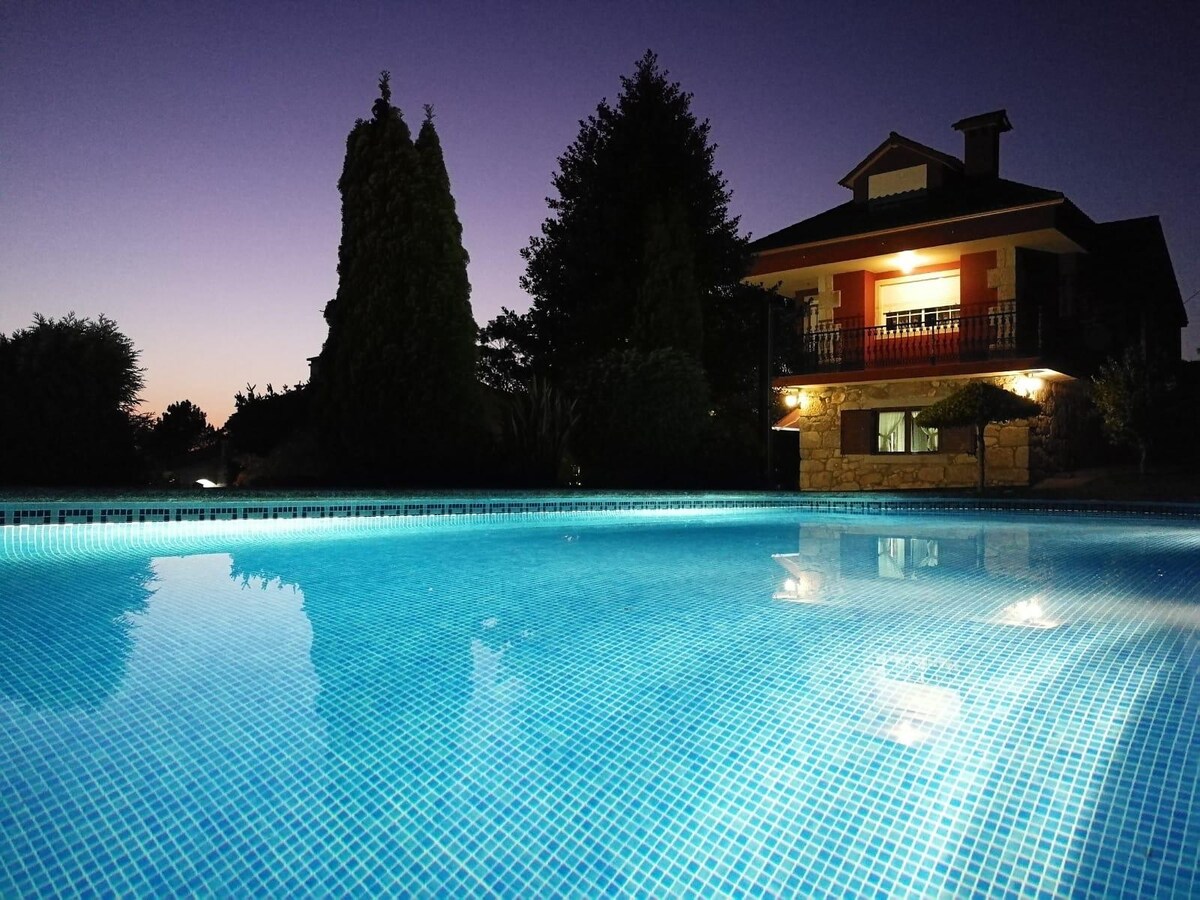 Chalet con piscina en Nigran: “Villa Pazos”