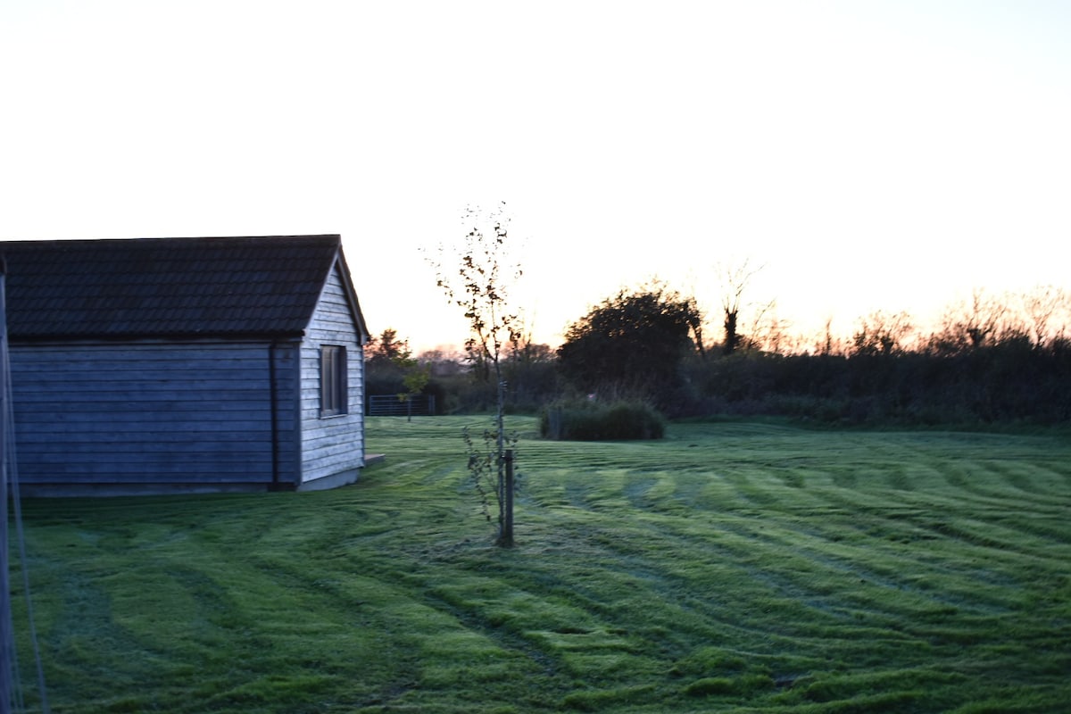 Barrow Farm/Apple Lodge