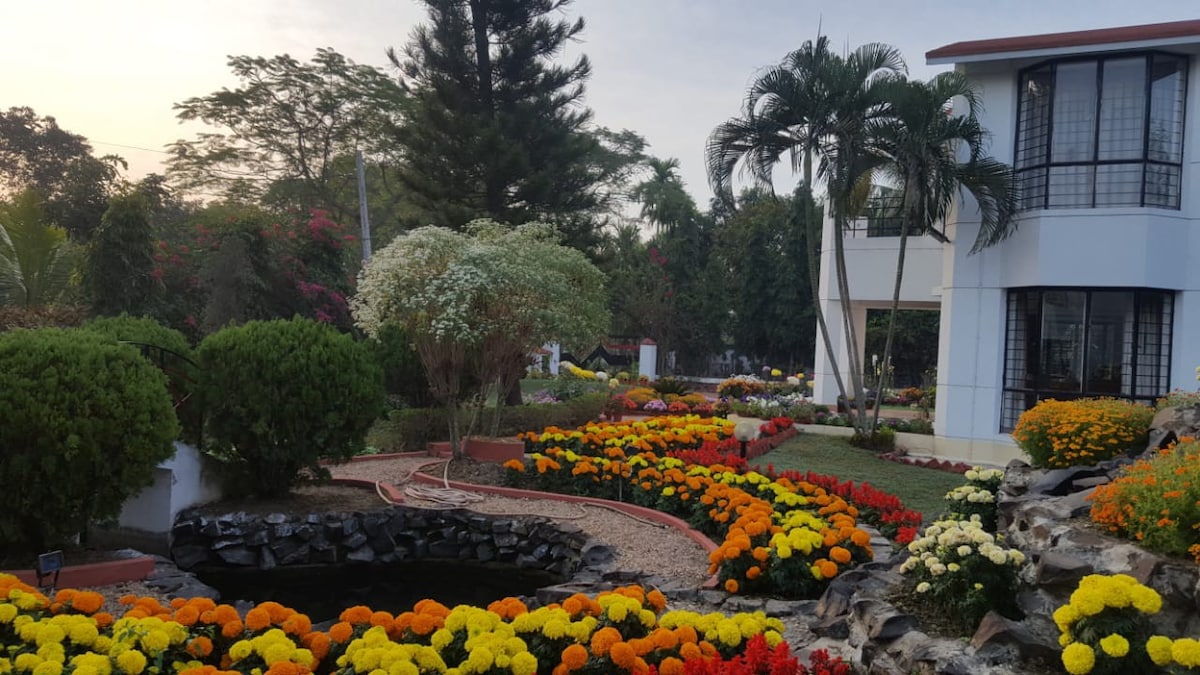 Garden Paradise Villa-Santiniketan
Ł Ł Ł Ł Ł Ł Ł Ł Ł