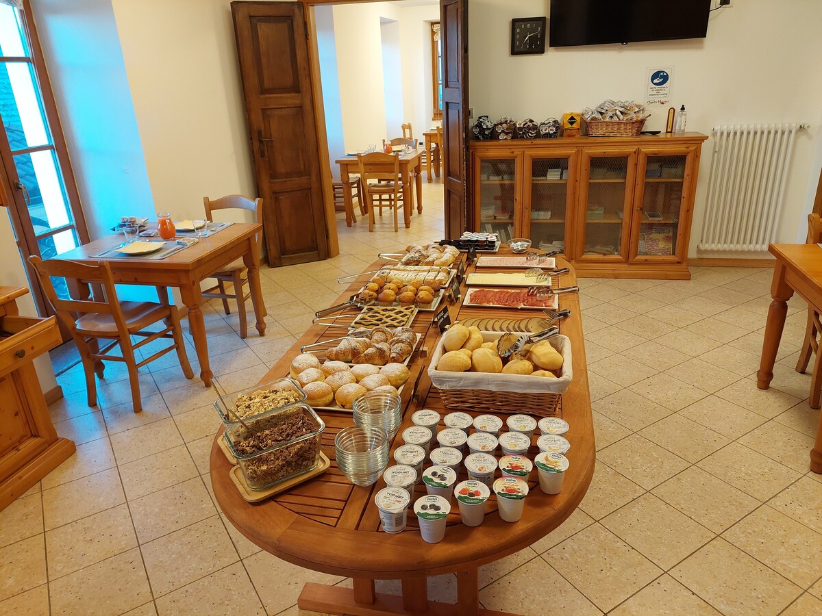 提契诺山早餐和客房服务