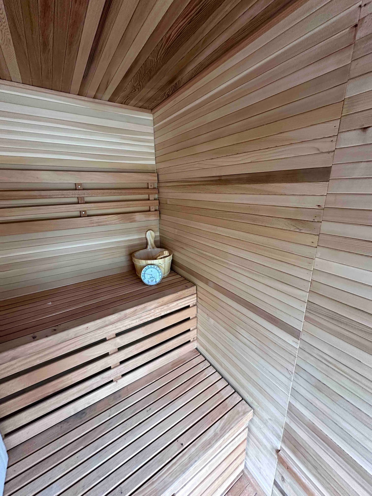 Luxury @ Rainier Entrance-Hot Tub-Sauna-AC-Arcade