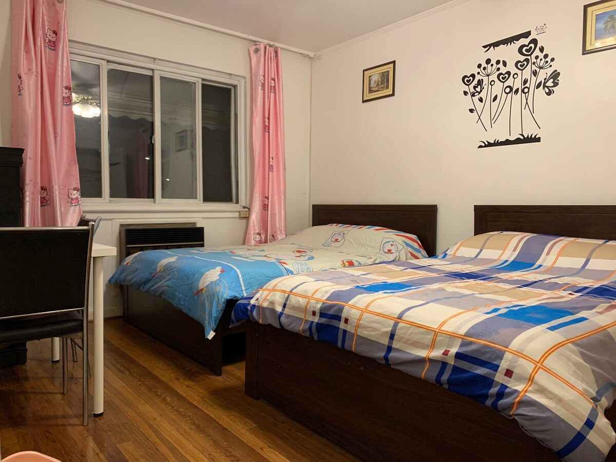 两张双人床房间Two double bed room