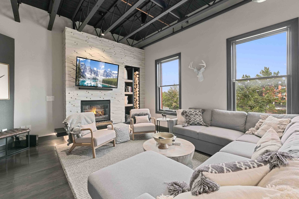 Luxurious Loft Living - Old Town Fort Collins