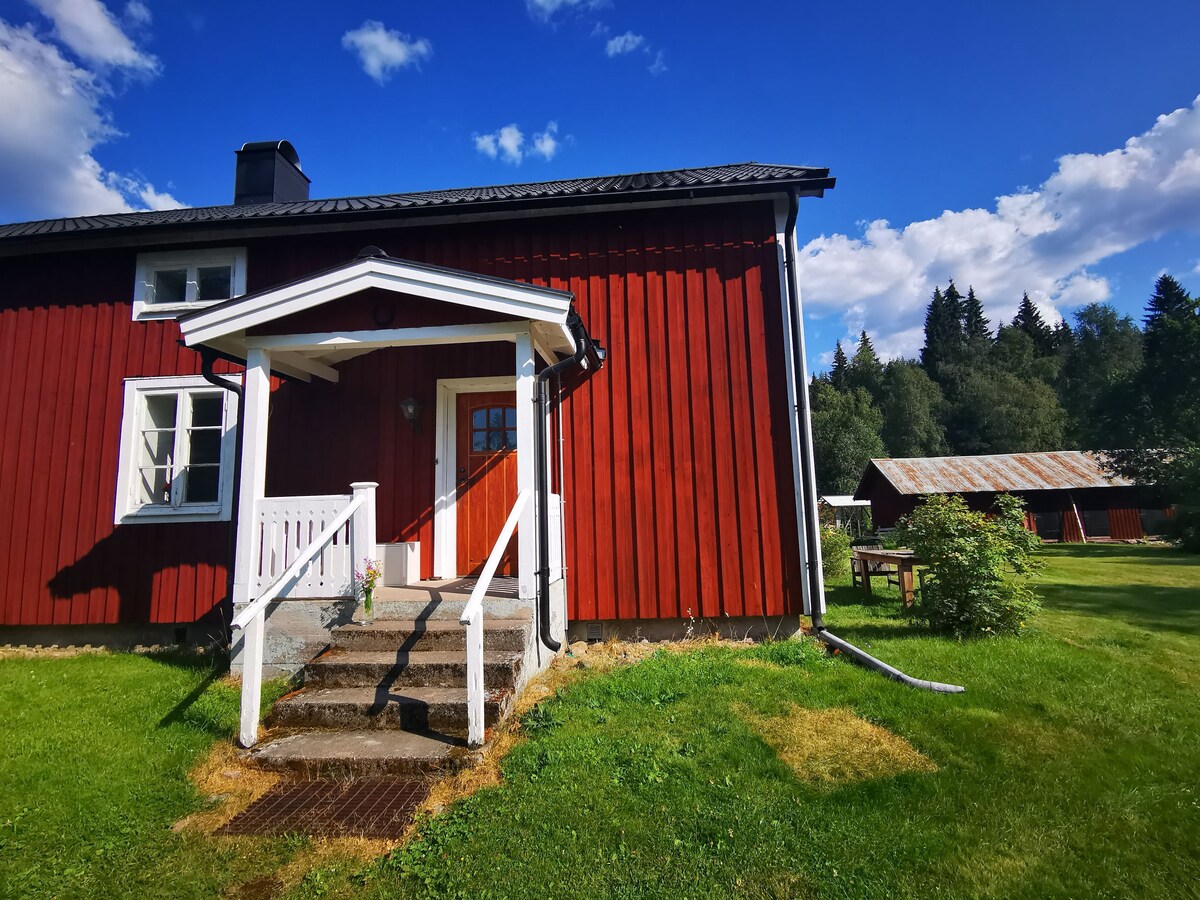 Ferienhaus Silkesdamm in Mittelschweden für 9 Personen mit Sauna bietet viel Raum zur Erholung und Ruhe genießen.