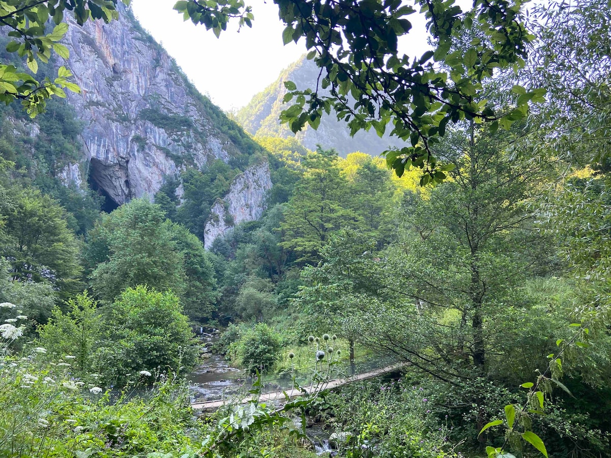 Camping near the cave - Rasarit Retreat