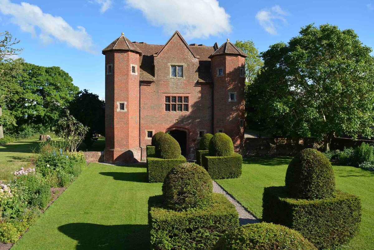 UptonCressett Estate & Cottages