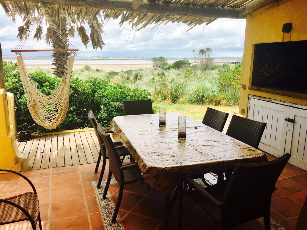 Casa sobre Laguna de José Ignacio