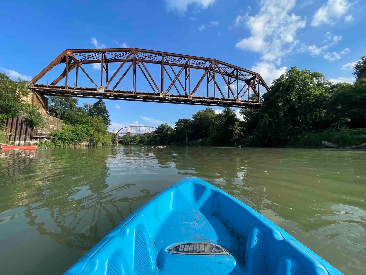 15 Min to New Braunfels-Paddle Boards-Kayaks