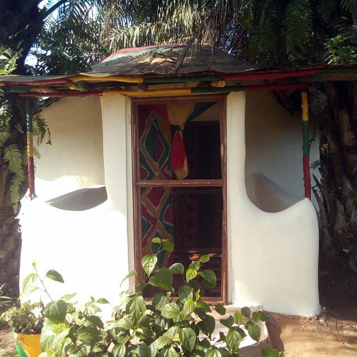 Rasta宿舍可供8人以上在偏远海滩露营