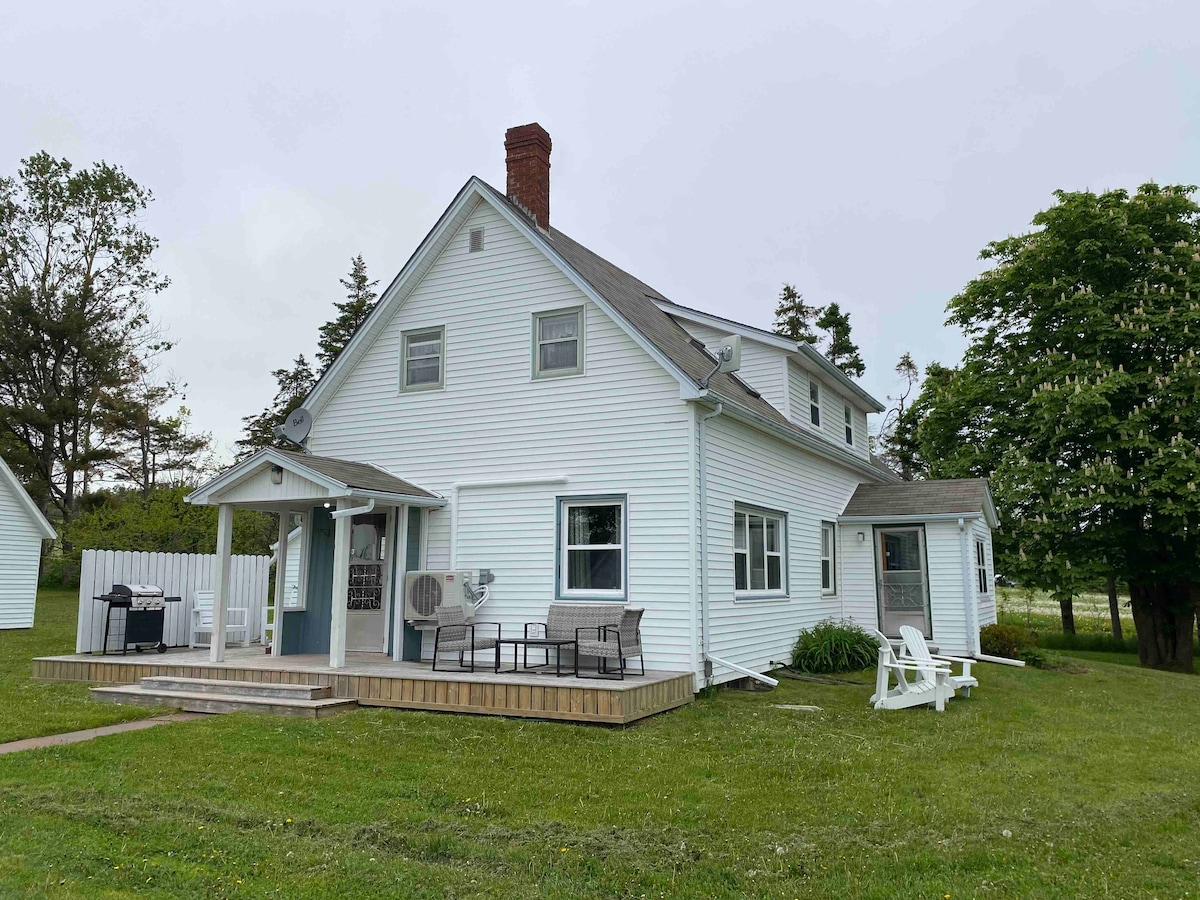 Graham 's Road Country Home