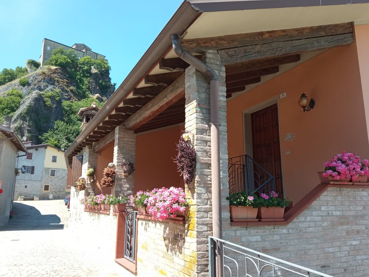 Casa Lilli below the Castle