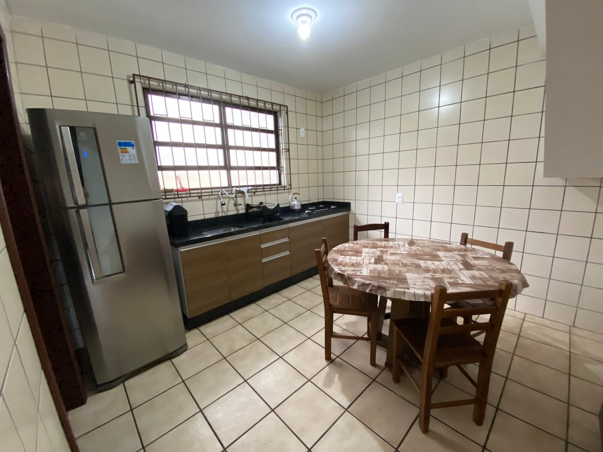 -Apartamento a 30 metros da praia dos Ingleses