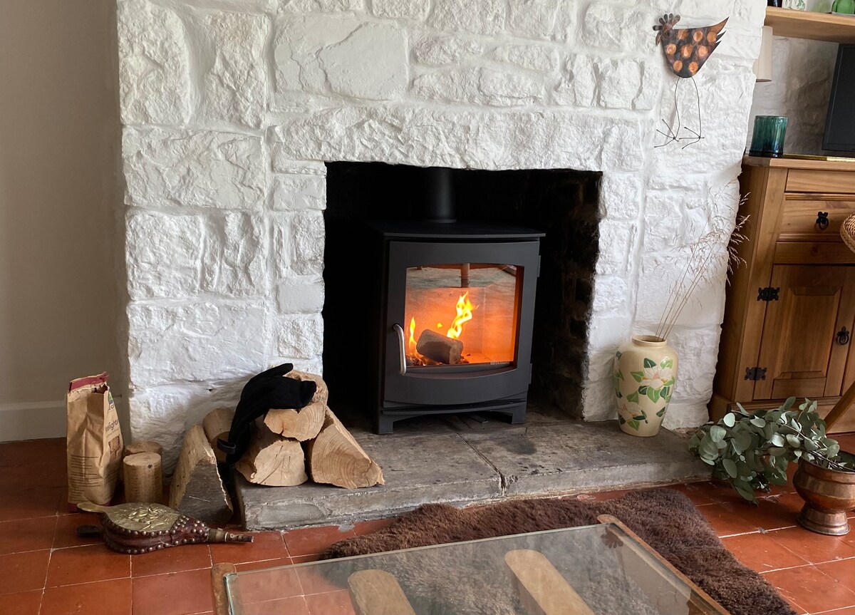 Stone Cottage with a splendid Wye Valley View