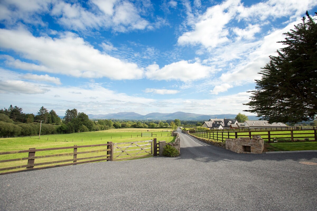 Mary-Kate’s Farmhouse - Boolakennedy Farm Cottages