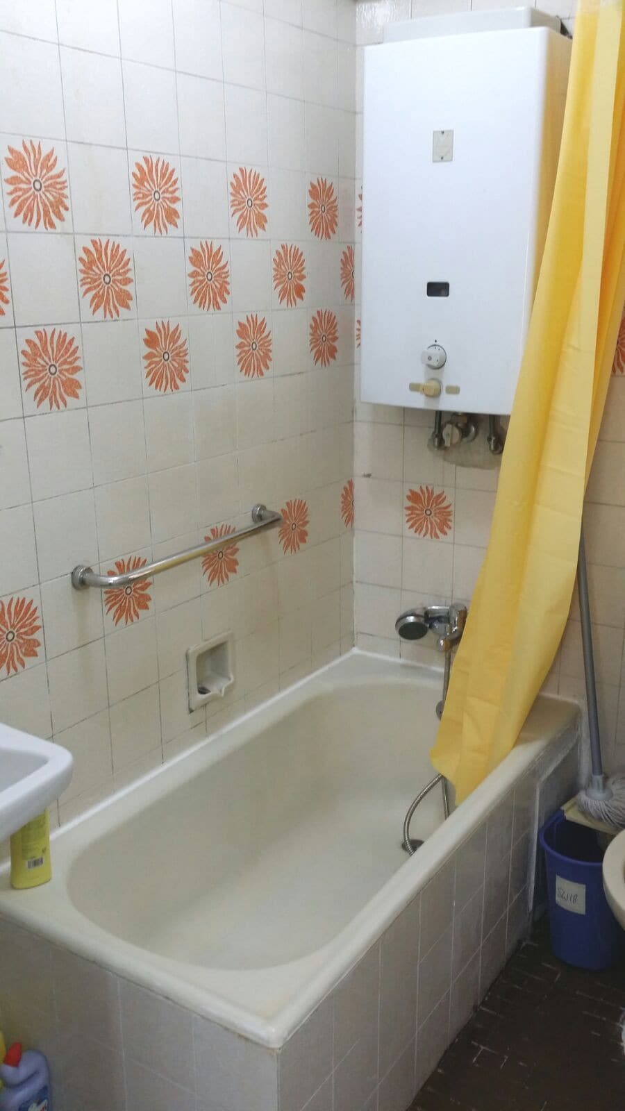 Room in Sheung Wan near MTR Station - SW18a