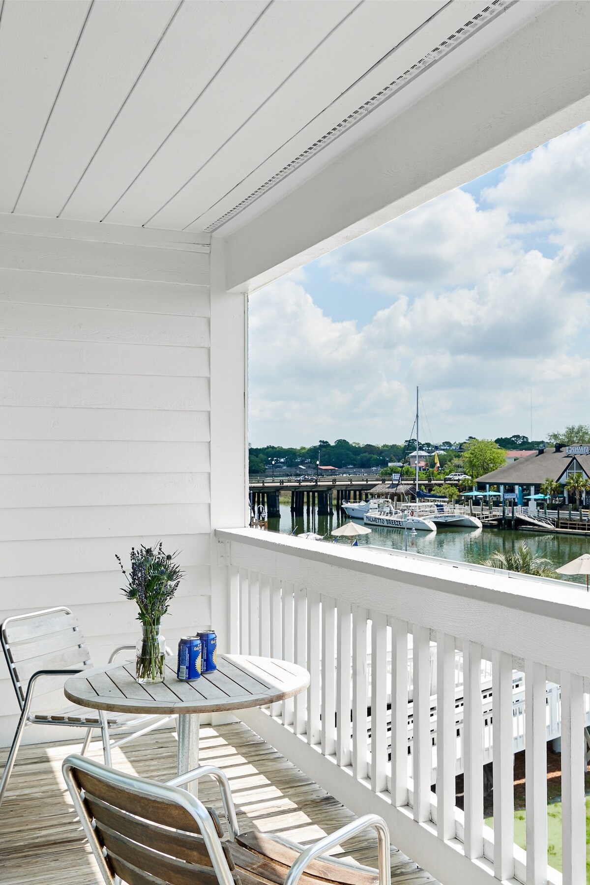 Shem Creek Inn, CREEK SIDE TWO QUEEN