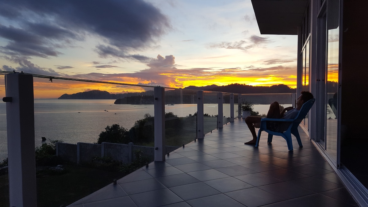 Endless Panorama: Seaside Clifftop Heaven