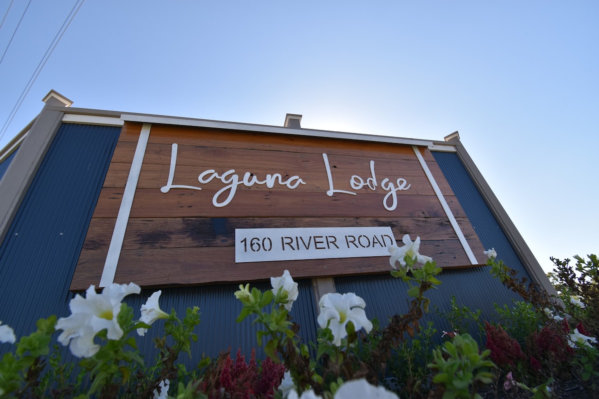 Laguna Lodge水滨度假屋5